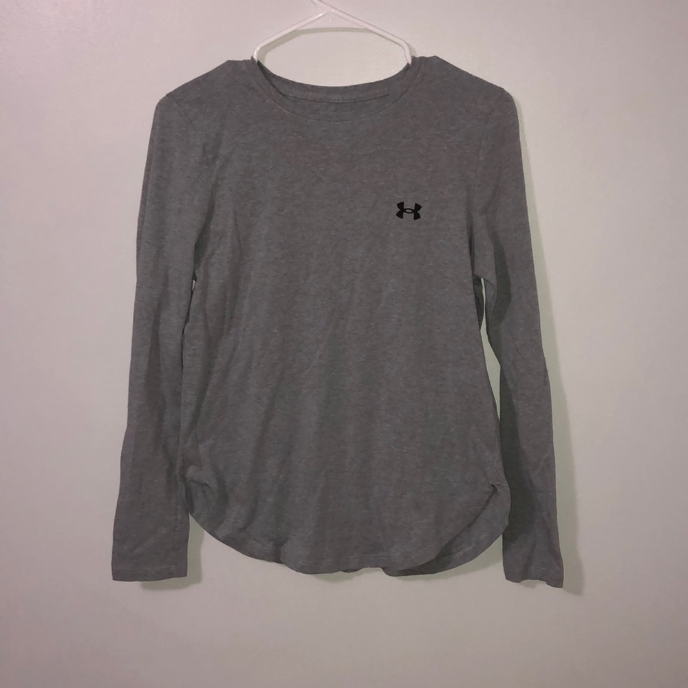 Grey under armor long sleeve t-shirt